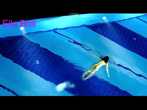 ❤️ Nu mă pot opri din privit, tânără blondă surprinsă înotând goală în piscina stațiunii ELLA BOLT at ro.xxxpornimages.ru ❌️❤