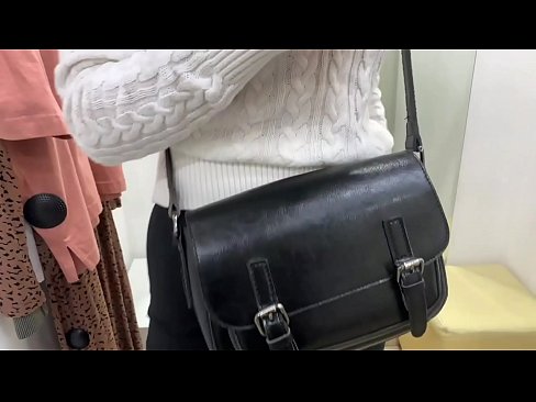 ❤️ Masturbarea în public a tinerei târfe FeralBerry cu un dildo în cabina de probă at ro.xxxpornimages.ru ❌️❤